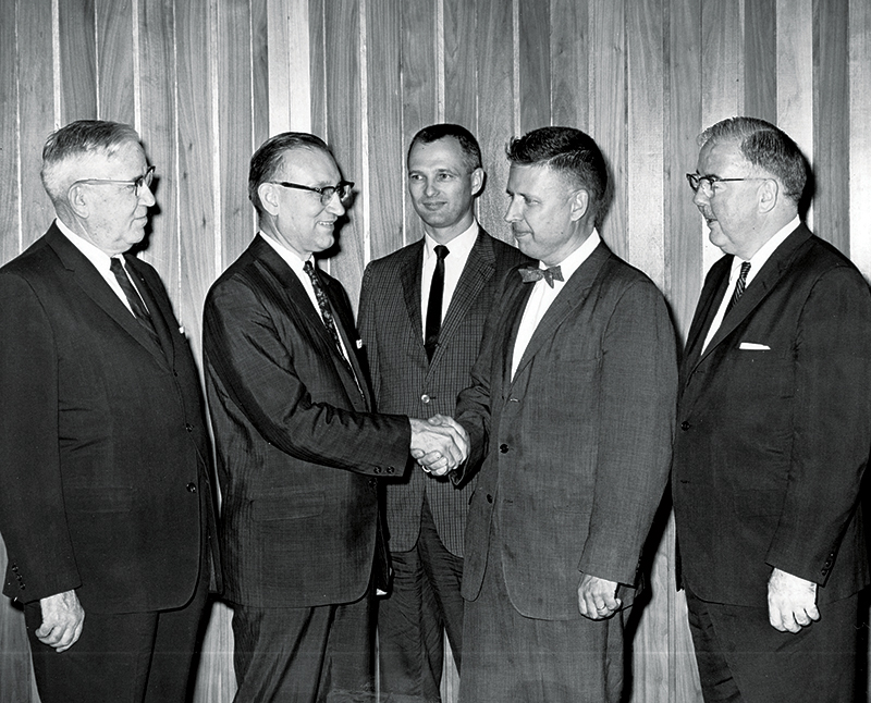  (L-R) Marsh White, Vincent Parker, Walter French, Lewis Seagondollar, and Stanley Ballard at a 1965 Sigma Pi Sigma Executive Committee Meeting at Oak Ridge National Labs. Photo courtesy of Oak Ridge Institute of Nuclear Studies Inc., courtesy of AIP Emilio Segrè Visual Archives, Physics Today Collection.