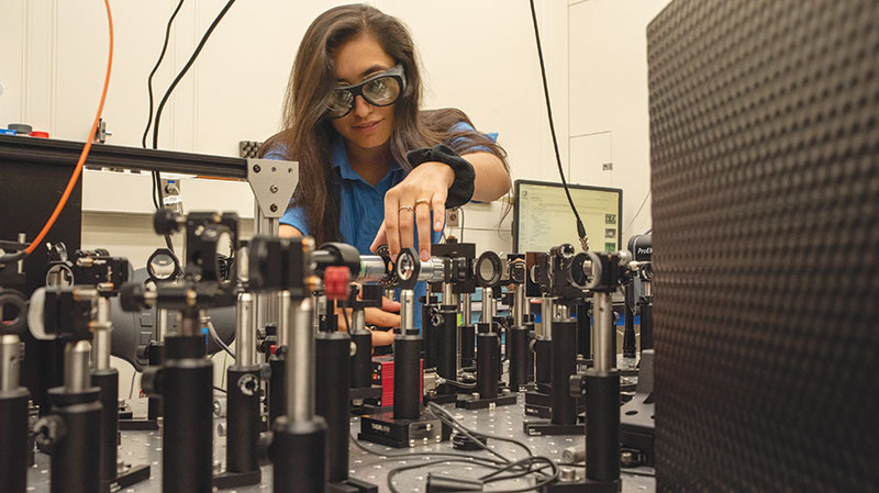 During her SPS-NIST internship, Valeria Viteri-Pflucker helped to develop and test a new experimental technique to measure nonlinear optical properties in materials. Photo by B. Hayes/NIST.