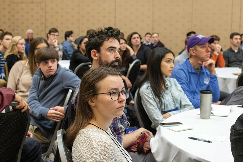 Students attend a workshop at the 2019 Physics Congress. 