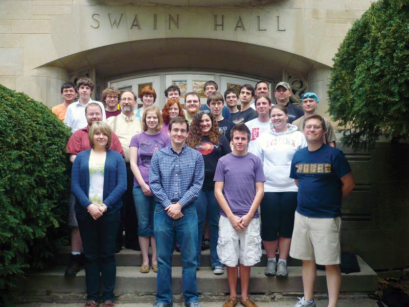 The 2010 Indiana  University (UI) SPS chapter poses for photos.