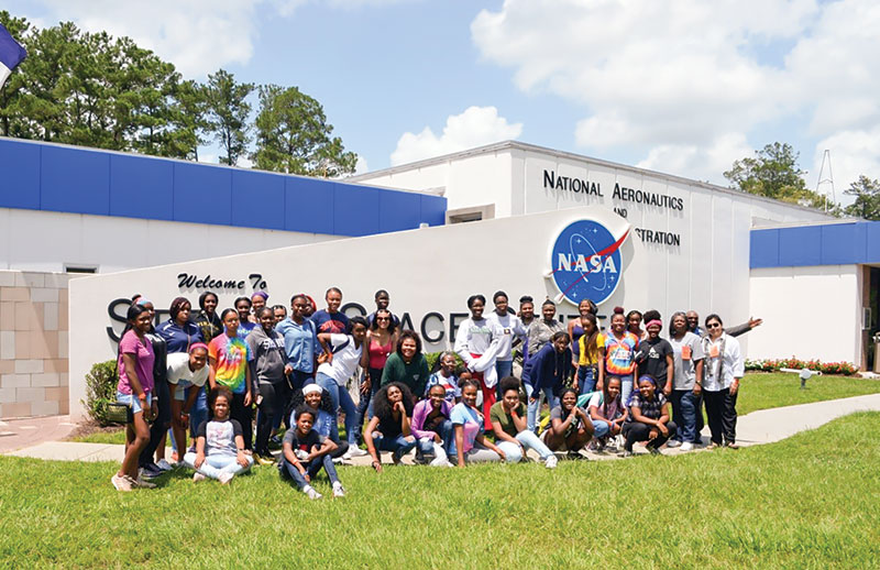 2018 DU WISHES program field trip at NASA.